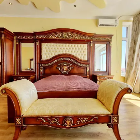 будинок з 5 кімнатами та підземним гаражем у моря в совіньйоні Holiday home *