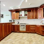 будинок з 5 кімнатами та підземним гаражем у моря в совіньйоні *